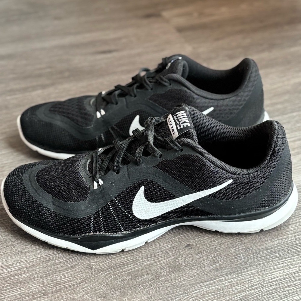 Nike Flex TR 6 Women’s Training Shoes - Black/White -Size 7 excellent condition